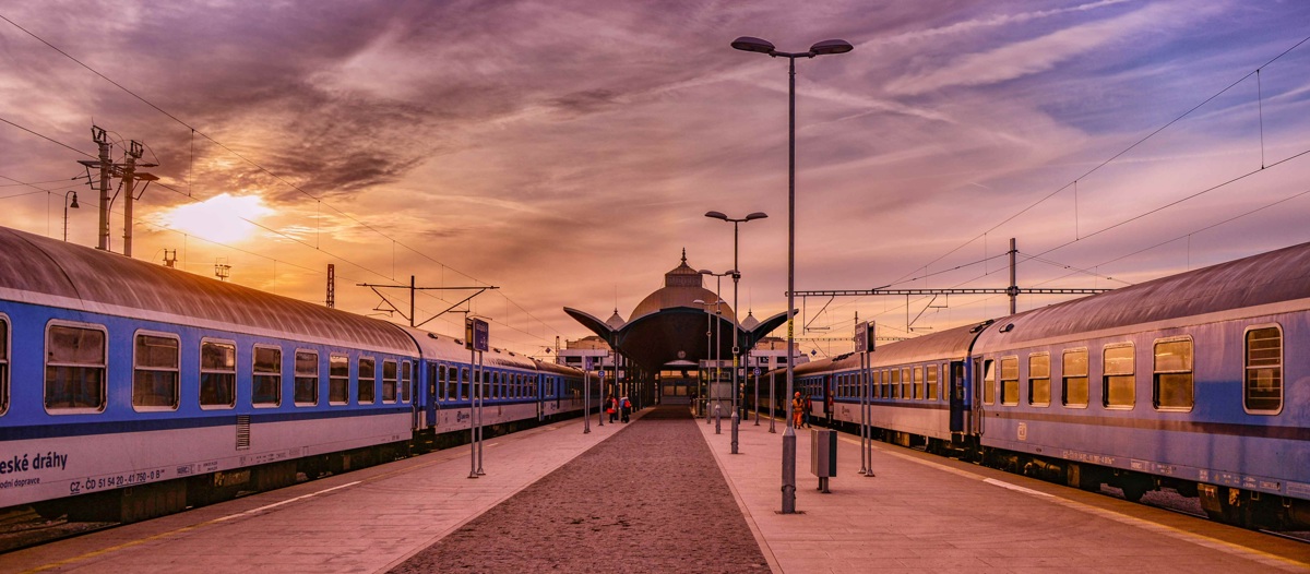 The Railway Infrastructure Administration is testing an innovative platform lighting control technology developed by the Czech company ZAT.